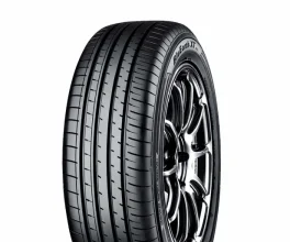 Opona 215/65R17 BLUEARTH-XT AE61 99V YOKOHAMA